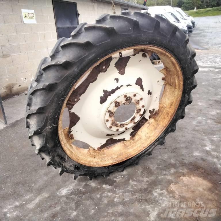 Taurus 9.5R44 Neumáticos, ruedas y llantas