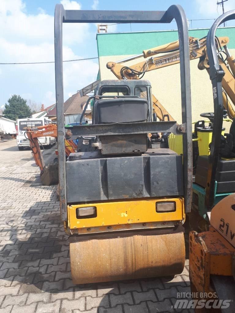 Bomag BW 100 AD-3 Rodillos de doble tambor