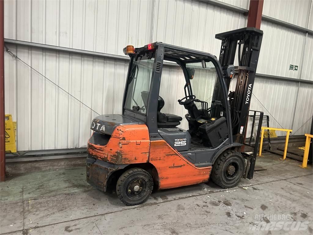 Toyota 02-8FDF25 Carretillas diesel