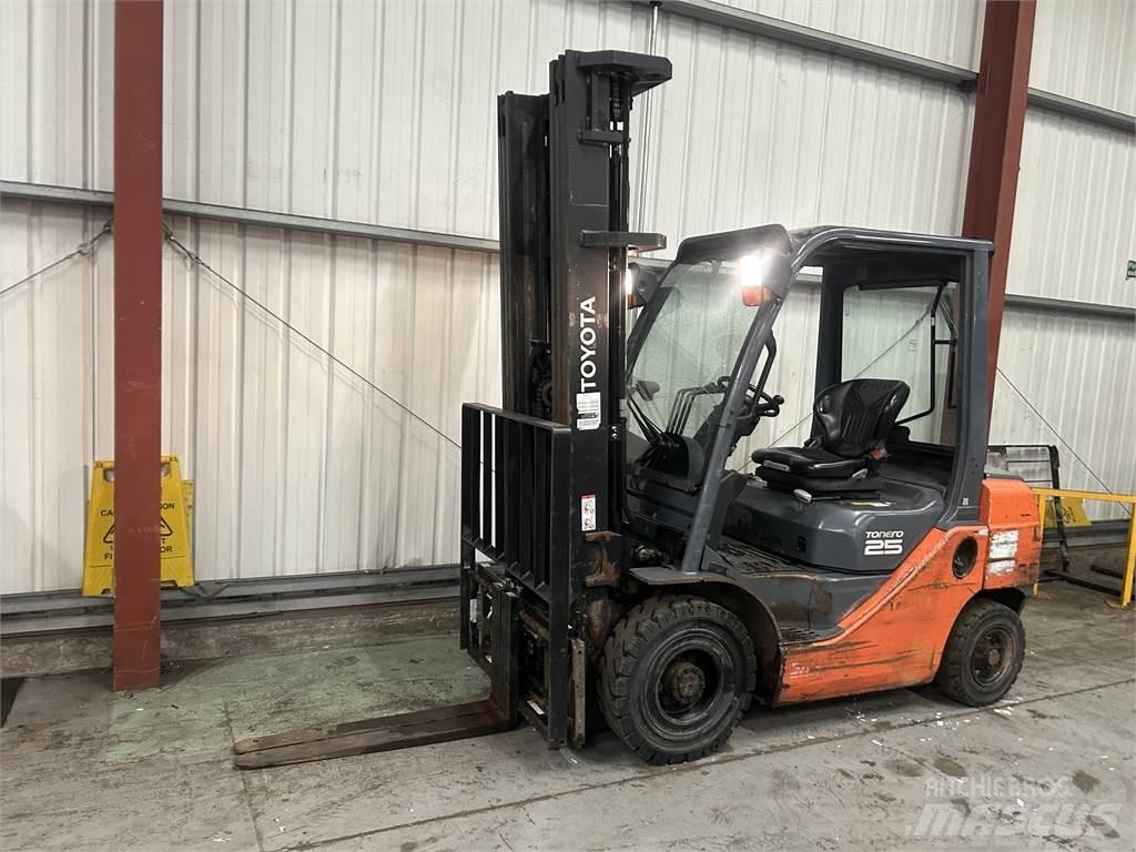 Toyota 02-8FDF25 Carretillas diesel