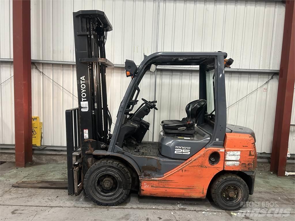 Toyota 02-8FDF25 Carretillas diesel