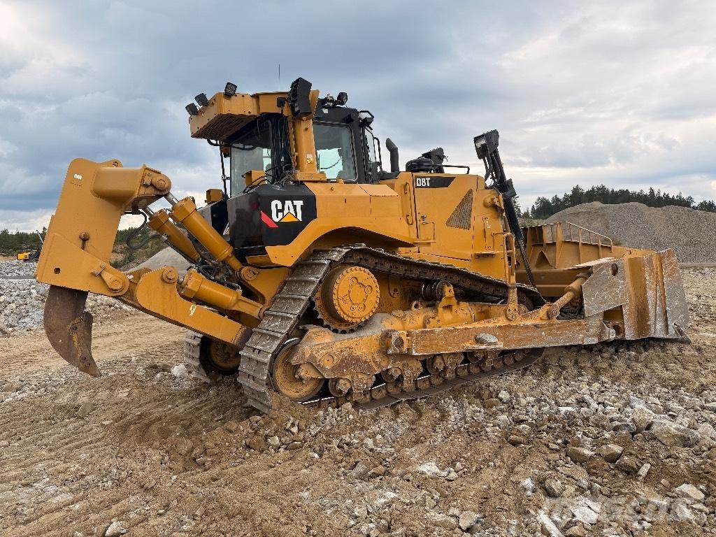 CAT D 8 T Buldozer sobre oruga