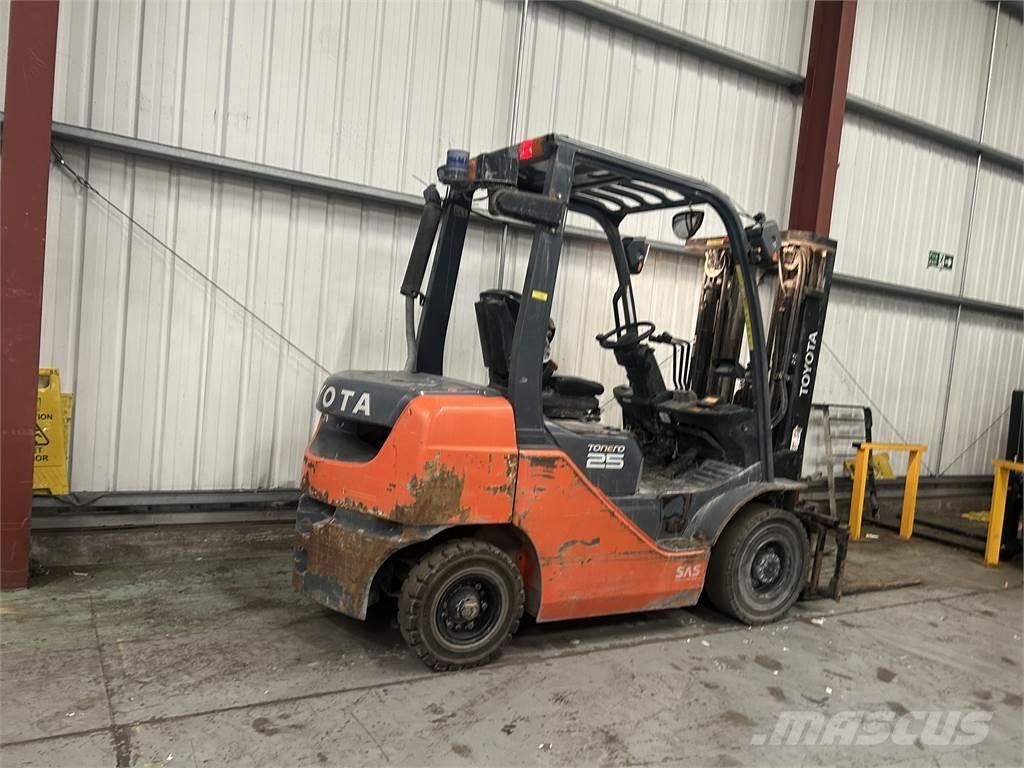 Toyota 02-8FDF25 Carretillas diesel