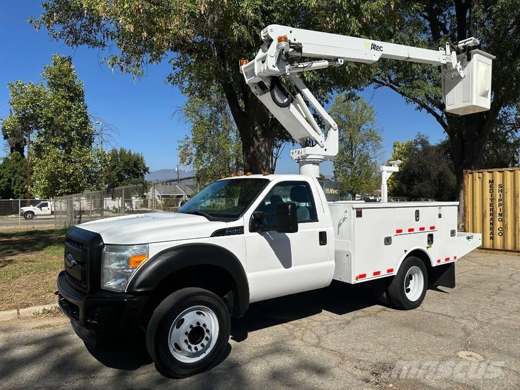 Altec AT 235 Plataformas sobre camión