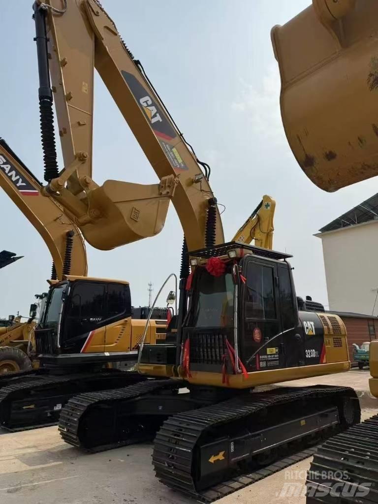 CAT 323D2L Excavadoras de cadenas