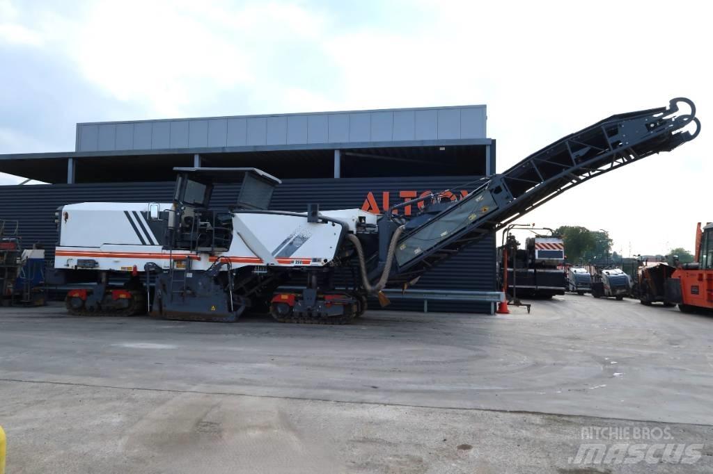 Wirtgen W250 Máquinas moledoras de asfalto en frío