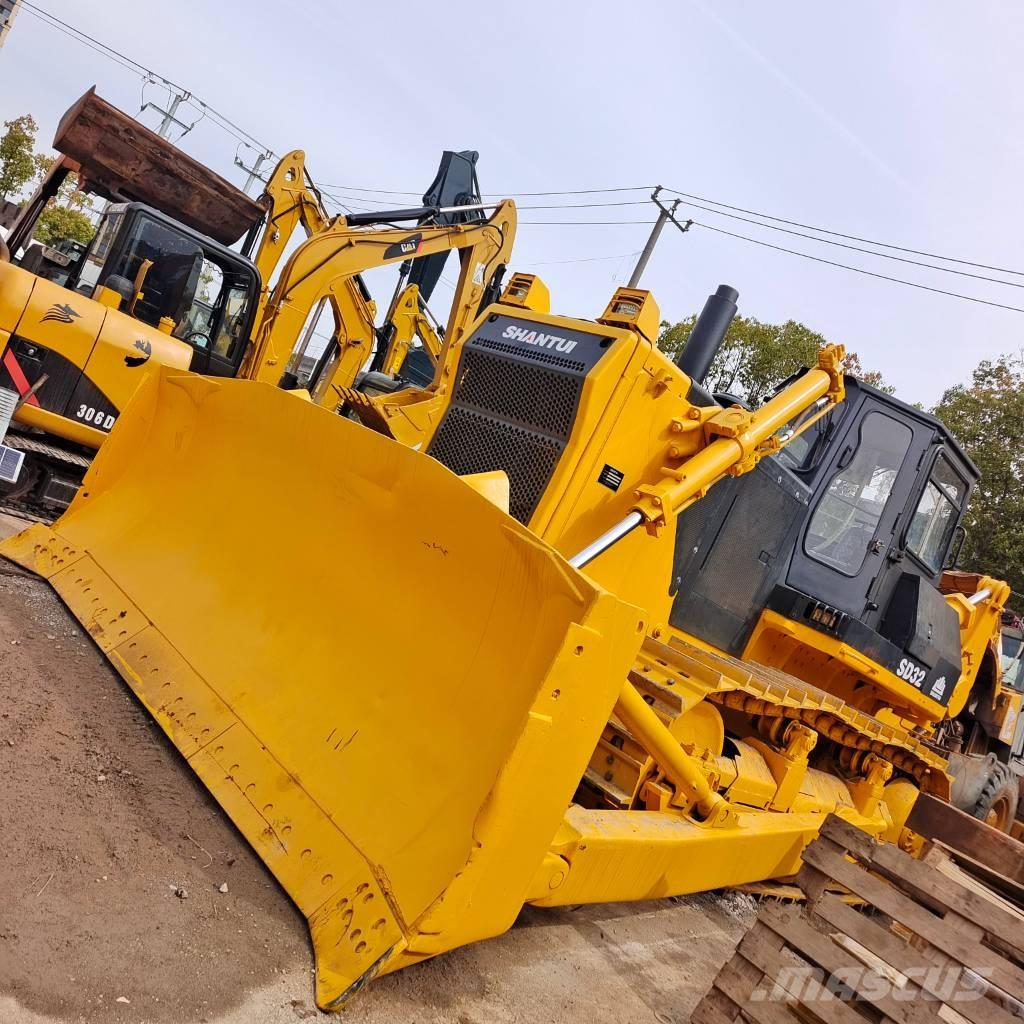 Shantui SD 32 Buldozer sobre oruga