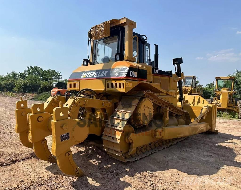 CAT D 8 R Buldozer sobre oruga