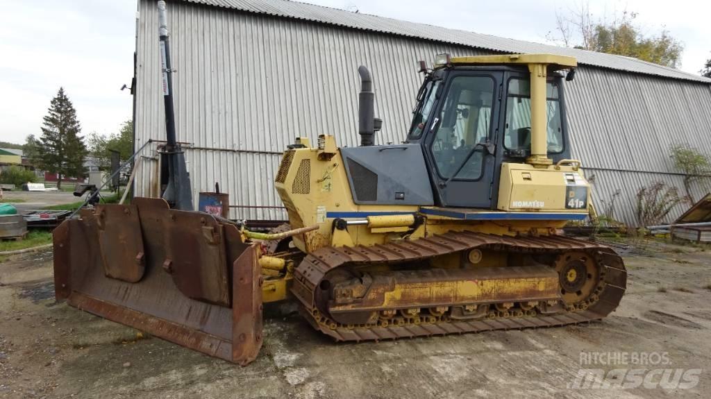 Komatsu D 41 P-6 Buldozer sobre oruga
