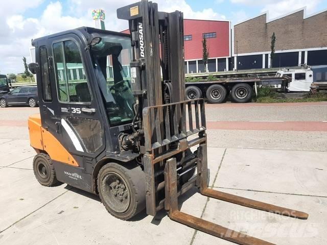 Doosan D 35 C-7 Carretillas diesel