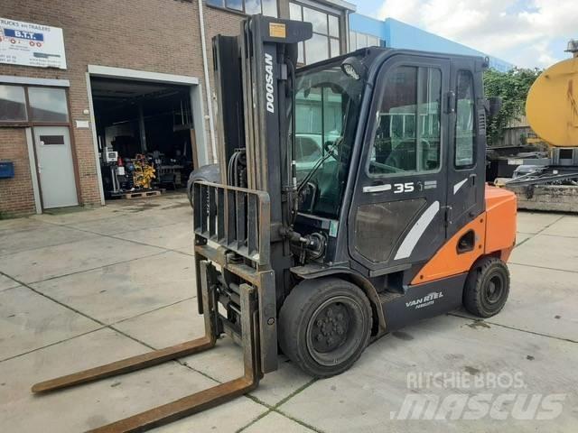 Doosan D 35 C-7 Carretillas diesel