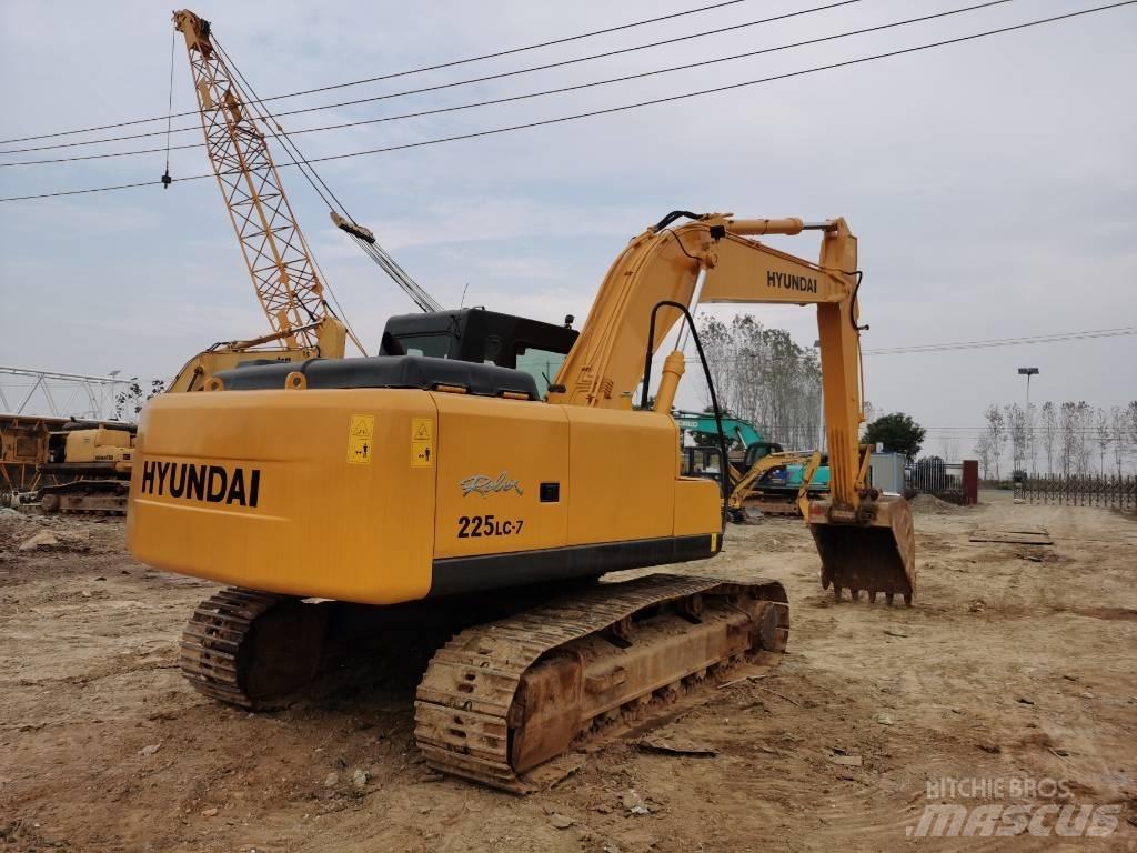 Hyundai R225LC-7 Excavadoras de cadenas