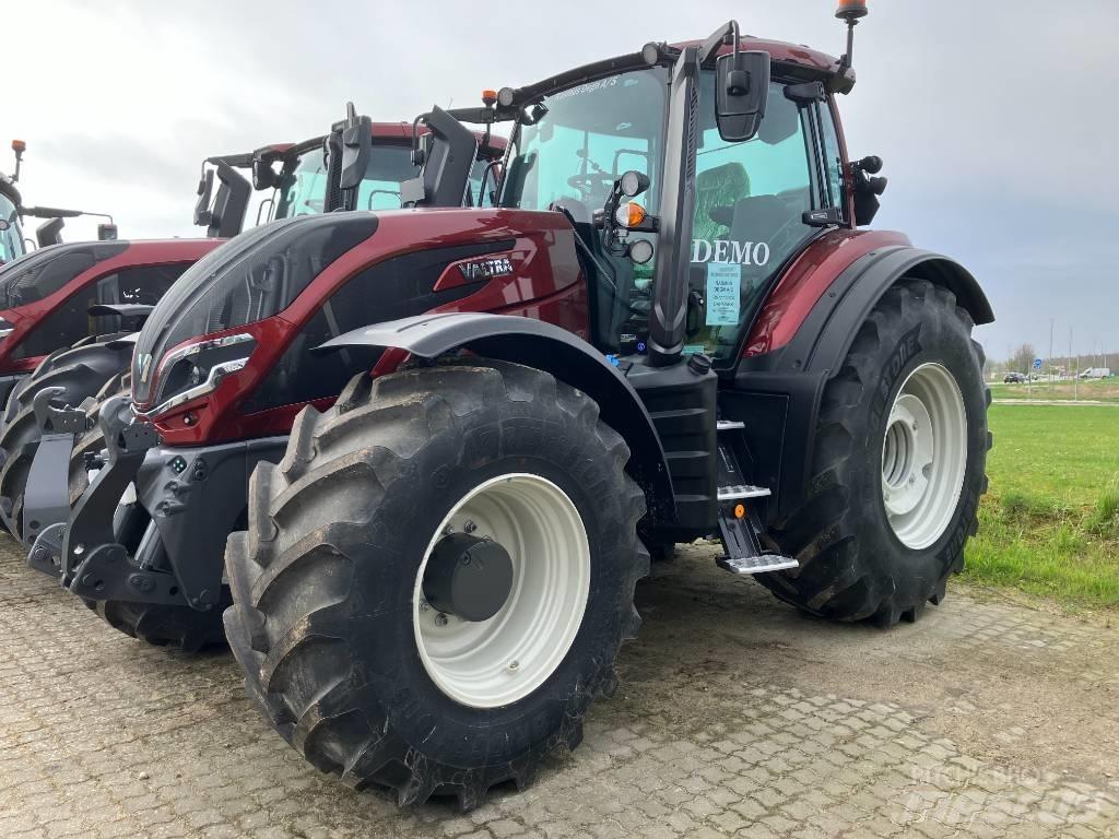 Valtra T225 Versu Tractores
