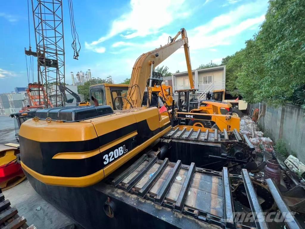 CAT 320 B L Excavadoras anfibio