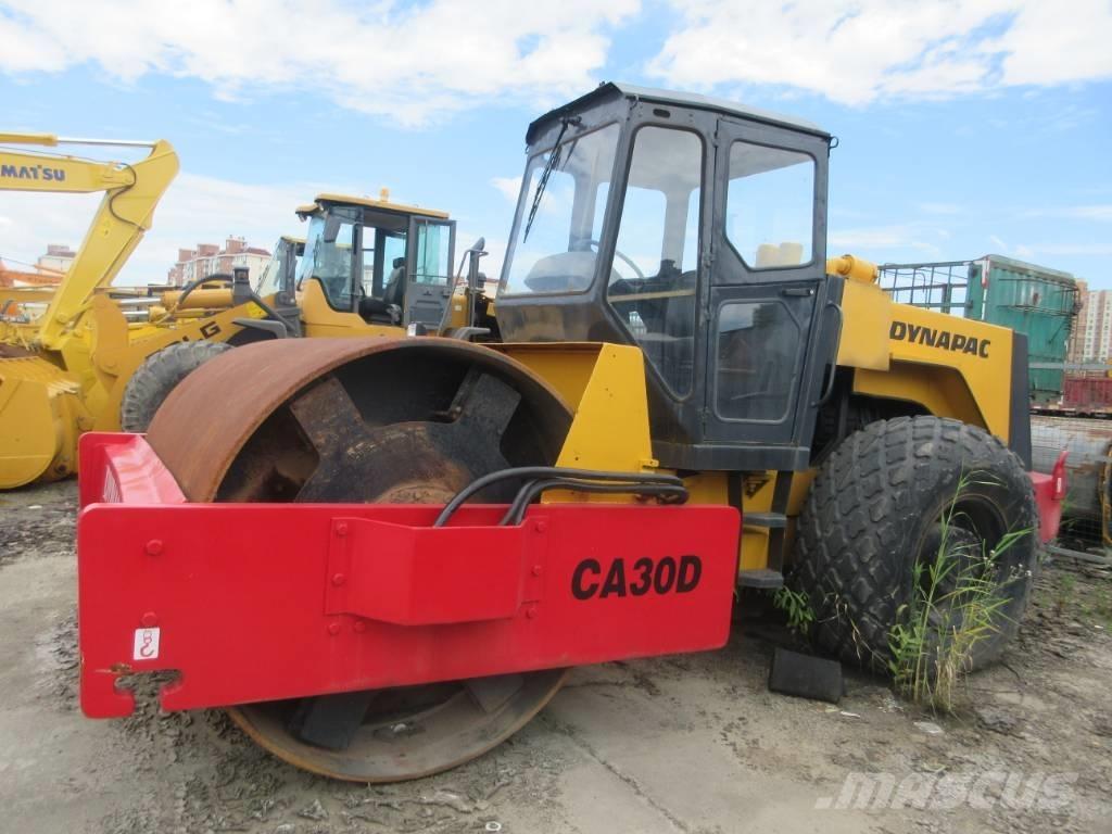 Dynapac CA 30 D Rodillos de un solo tambor