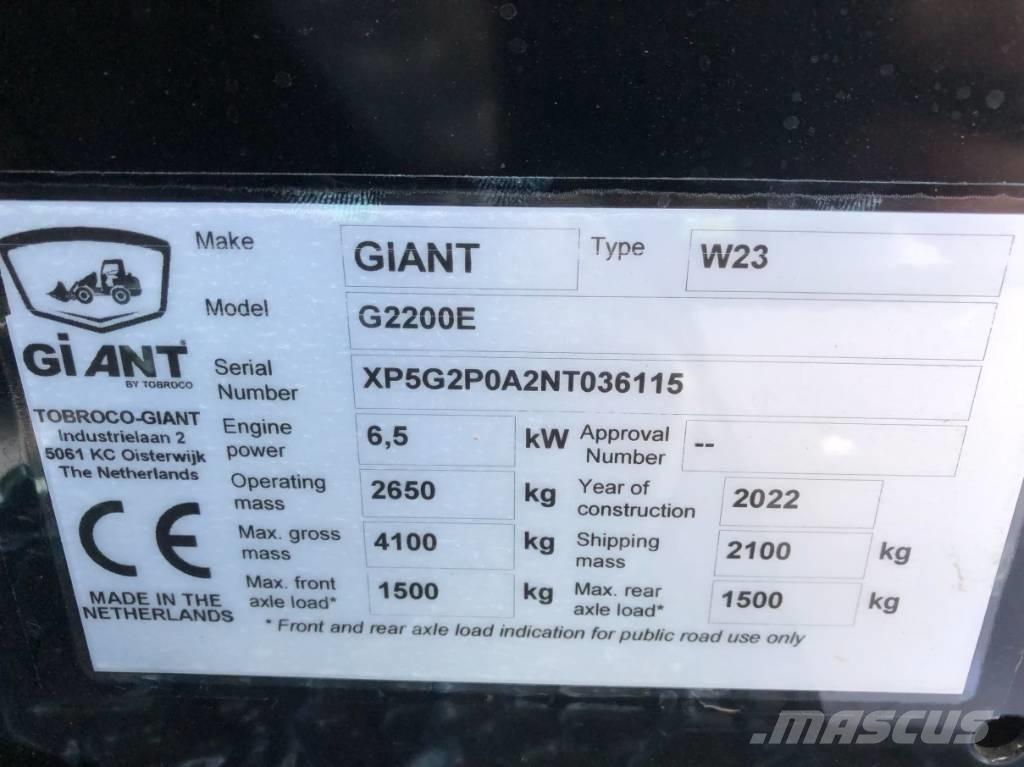 GiANT G 2200 E Cargadoras multifunción