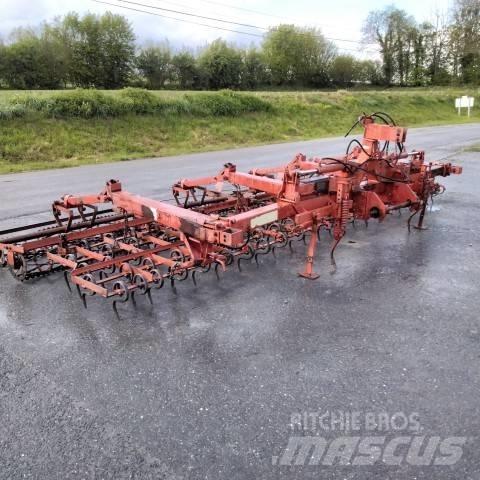 Krone 6M Rastras para campos