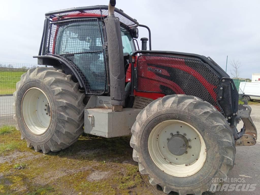 Valtra T 234 Direct Tractor forestal