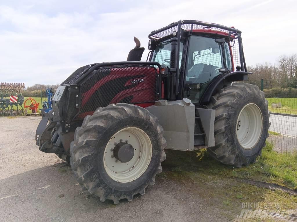 Valtra T 234 Direct Tractor forestal