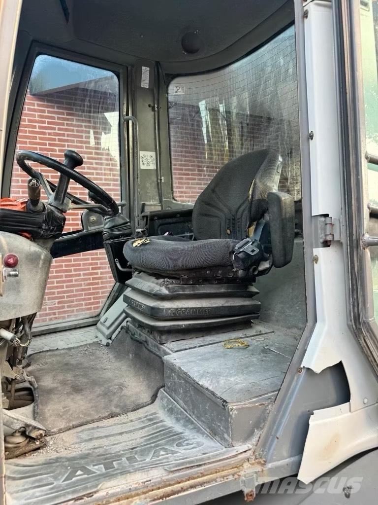 Atlas AR 65 Cargadoras sobre ruedas