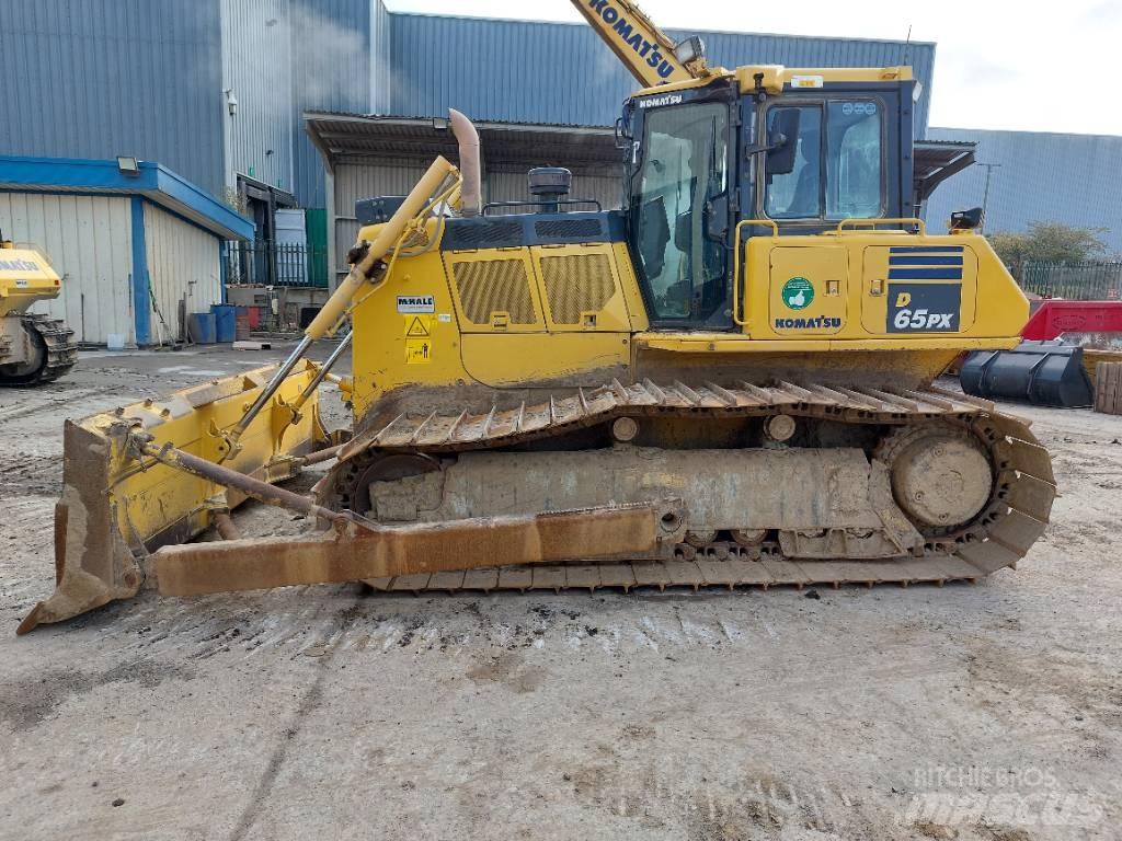 Komatsu D65PX-18 Buldozer sobre oruga