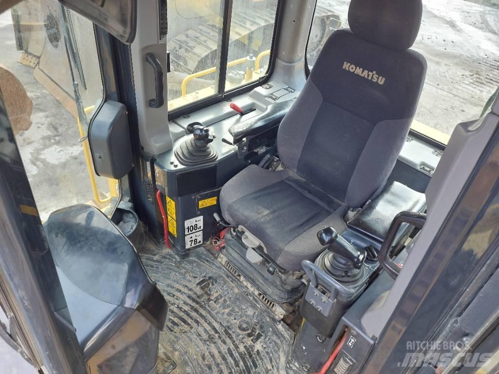 Komatsu D65PX-18 Buldozer sobre oruga