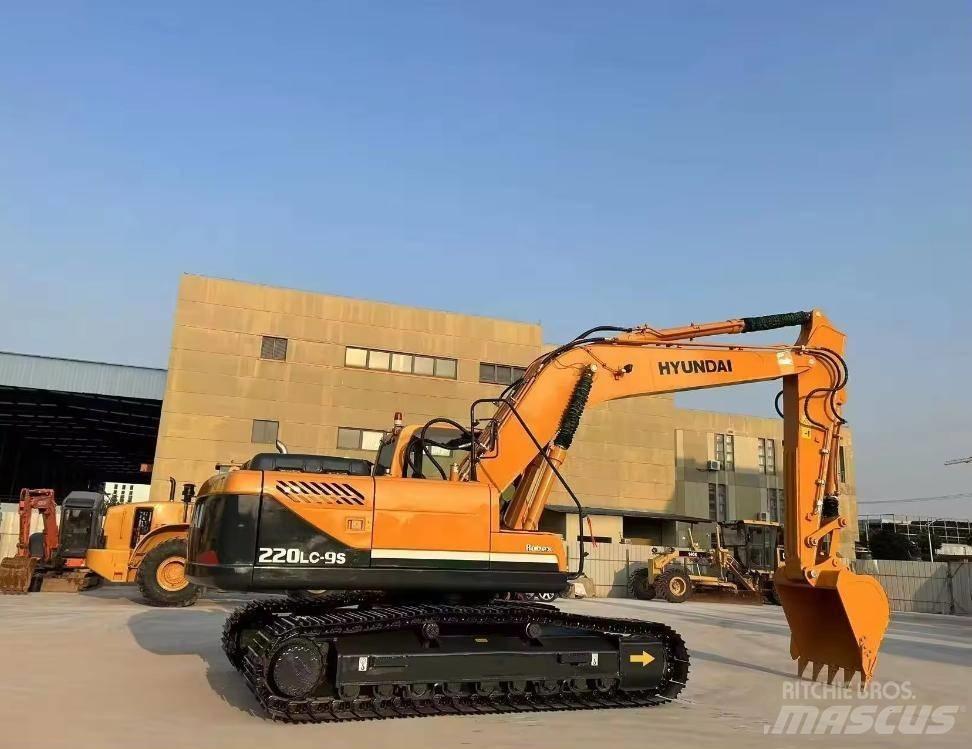 Hyundai HX 220 LC-9S Excavadoras de cadenas
