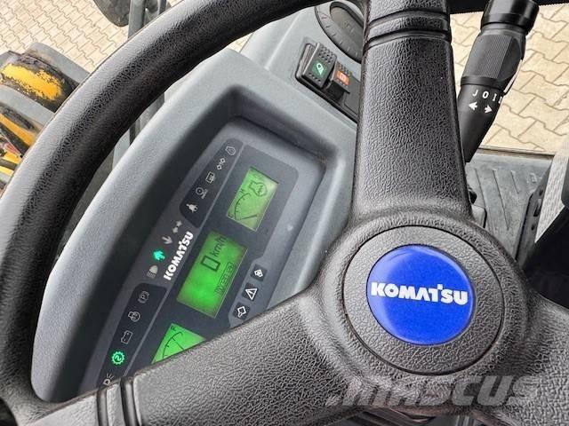 Komatsu WA 80 M Cargadoras sobre ruedas