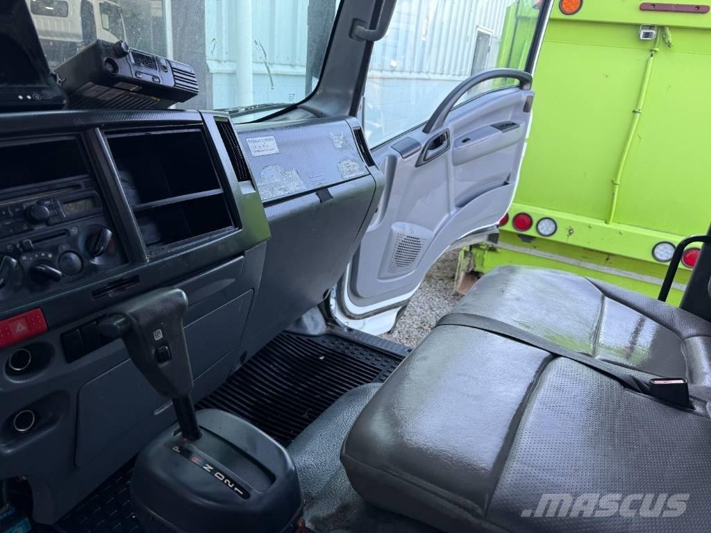 Isuzu NRR Camiones de basura