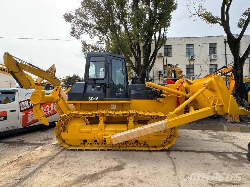 Shantui SD 16 Buldozer sobre oruga