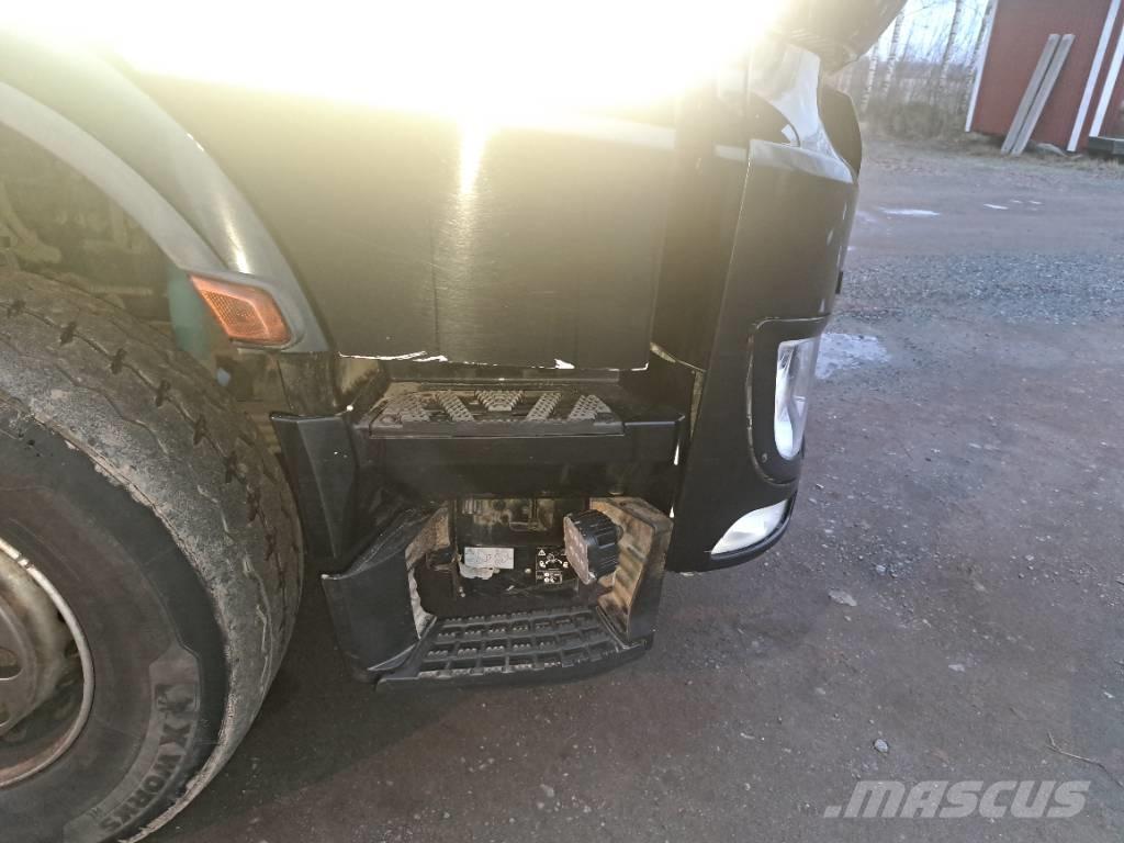 Sisu CM 13 M Camiones de transporte de maquinaria forestal