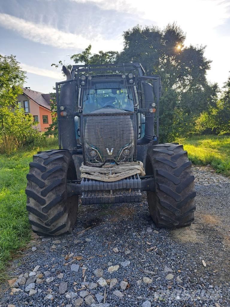 Valtra T 234 Direct Tractor forestal