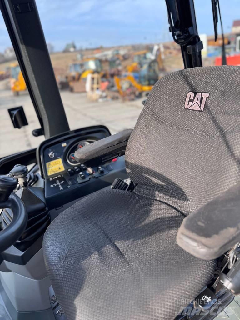 CAT 428 E Retrocargadoras