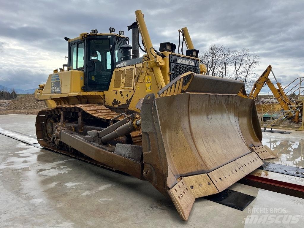 Komatsu D155 AX-6 Buldozer sobre oruga