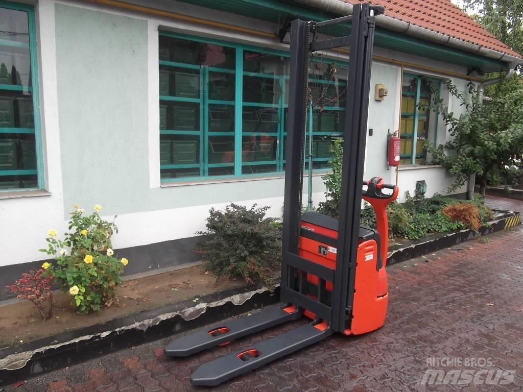 Linde L12 /379/ V-2097 Apiladores eléctricos autopropulsados