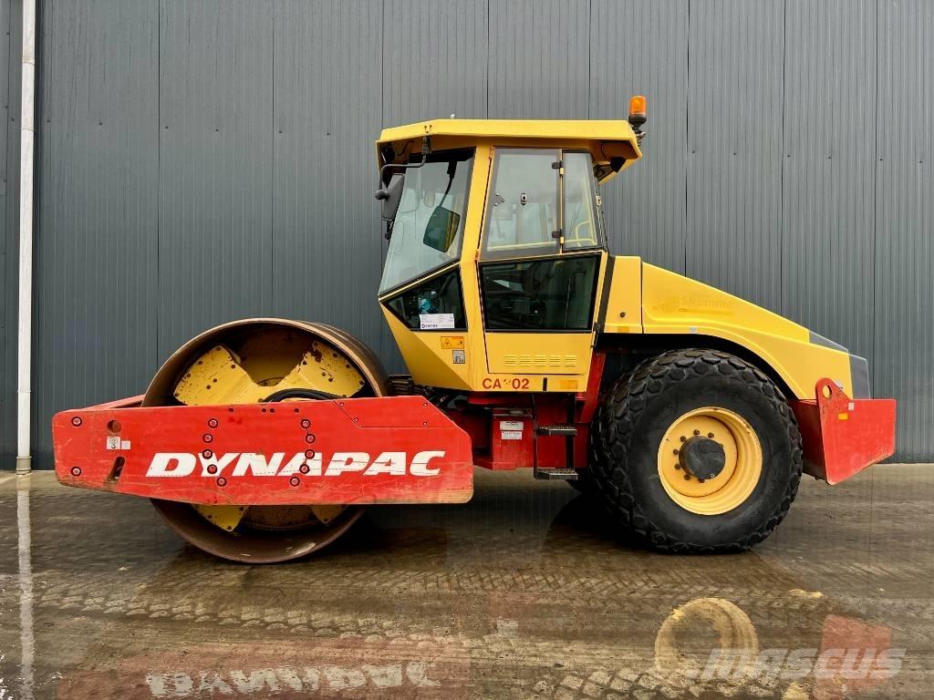 Dynapac CA302D Rodillos de un solo tambor