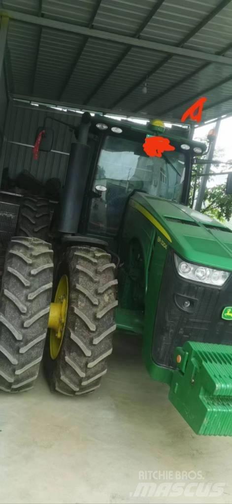 John Deere 8R·3204 Tractores