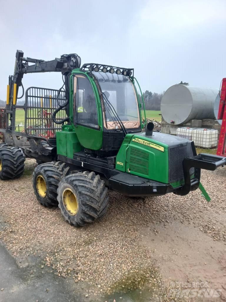 John Deere 810E Autocargadoras