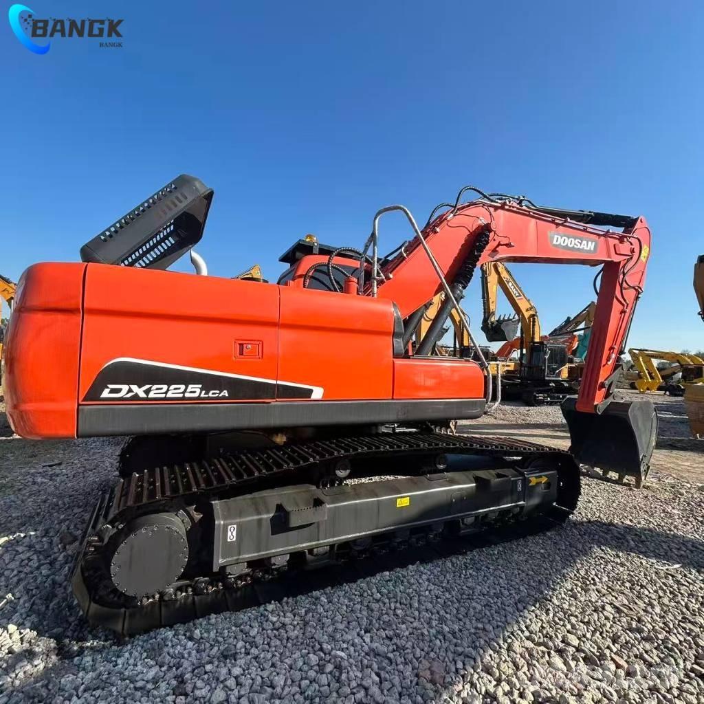Doosan DX 225 LCA Excavadoras de cadenas