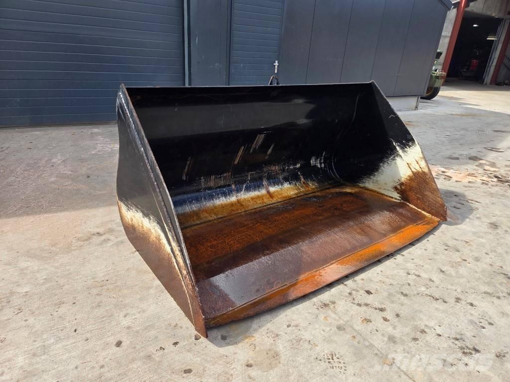 JLG 2450 / 2400 Accesorios para carga frontal