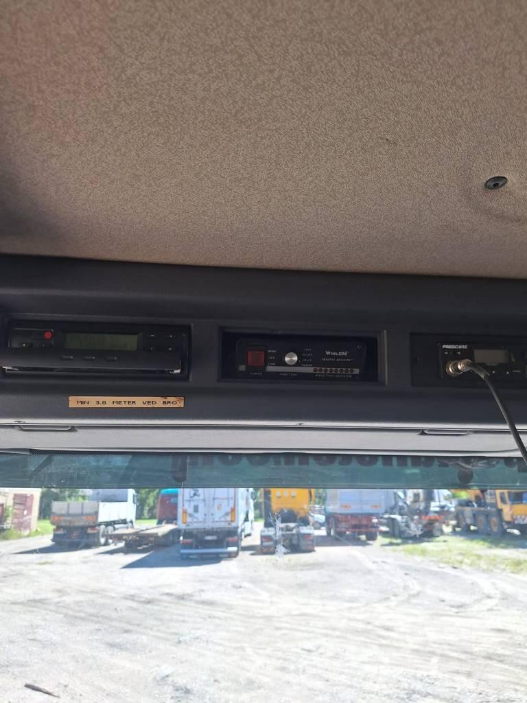 Scania P 3210 Grúas cargadoras