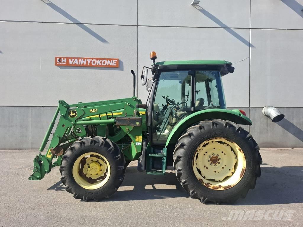 John Deere 5820 Tractores