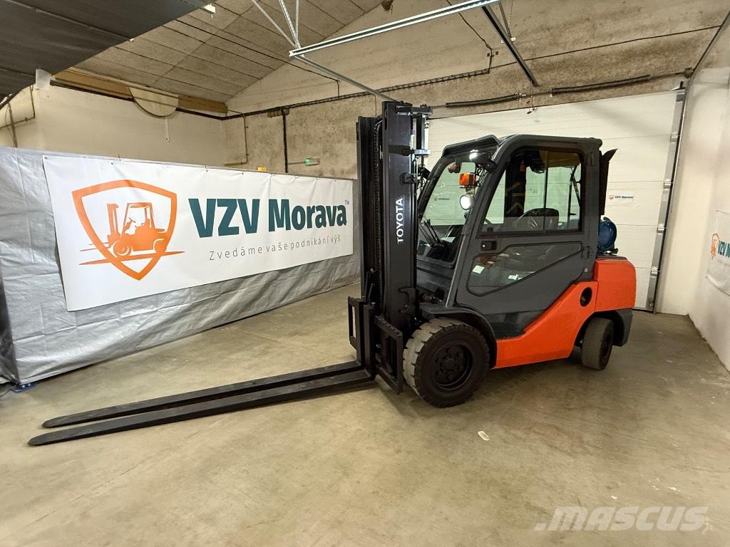 Toyota 02-8 FGJF 35 Carretillas LPG