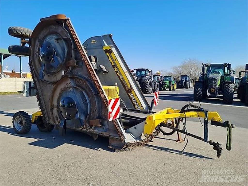 Bednar MM7000 Segadoras y cortadoras de hojas para pastos
