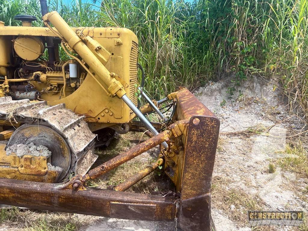 CAT D 6 C Buldozer sobre oruga