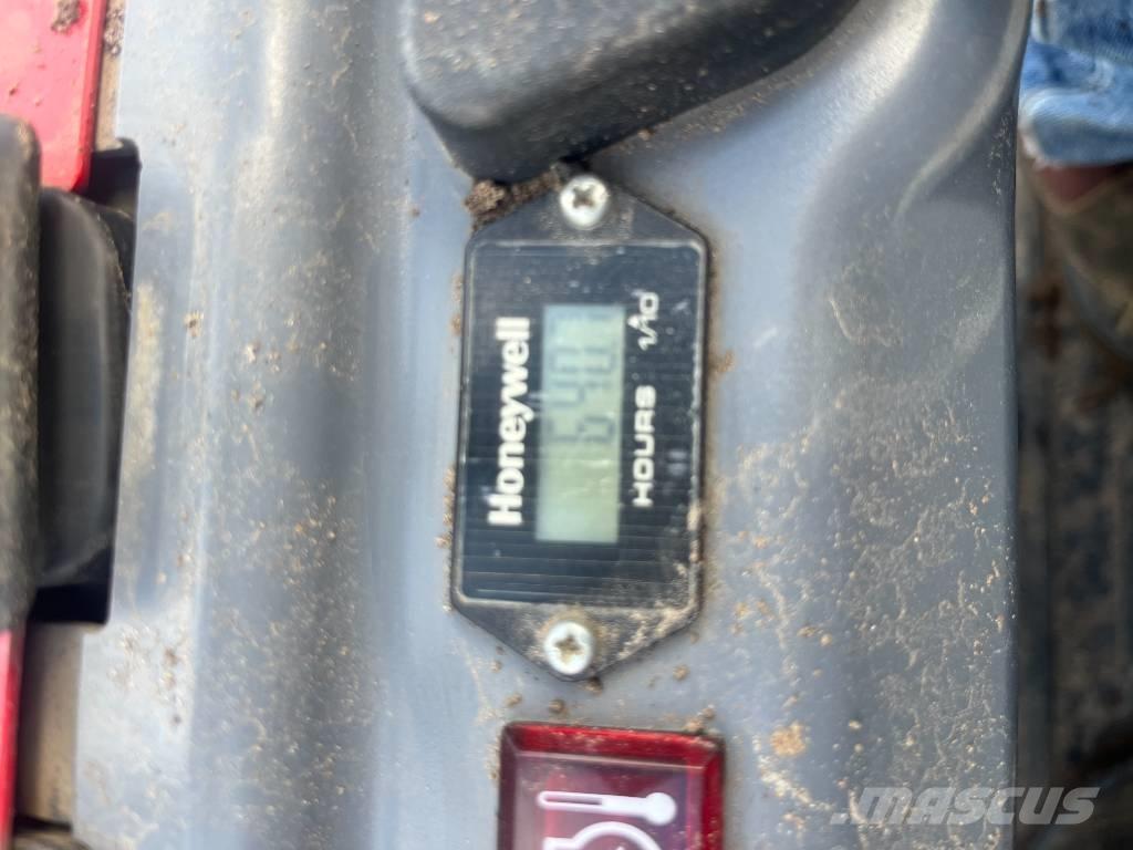 Takeuchi TB 210 R Mini excavadoras < 7t