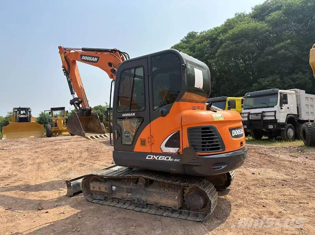 Doosan DX 60 Excavadoras de cadenas