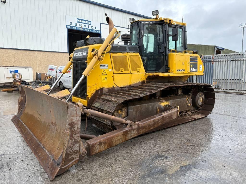 Komatsu D65PX-18 Buldozer sobre oruga
