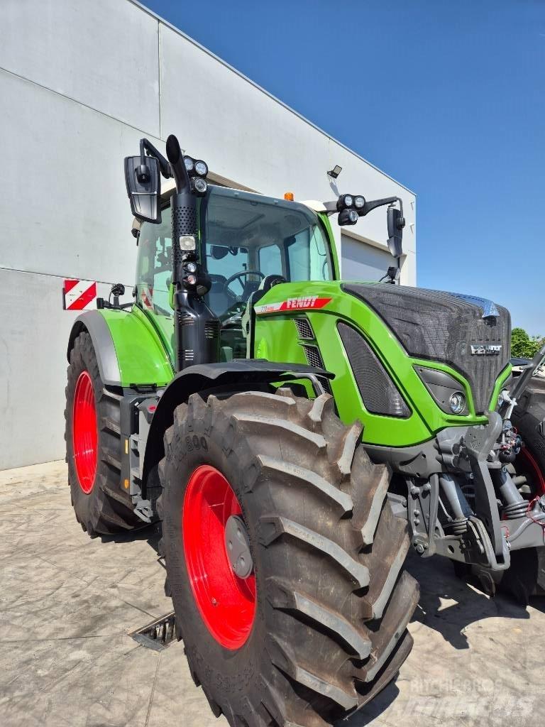 Fendt 718 Vario Tractores