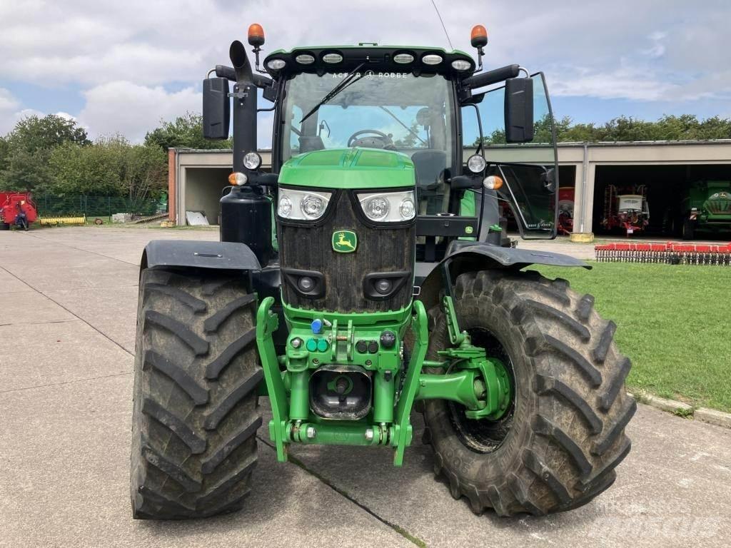 John Deere 6215R Tractores